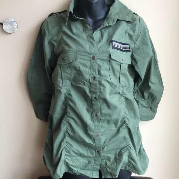Military green cargo style shirt Sz M - Picture 2 of 3